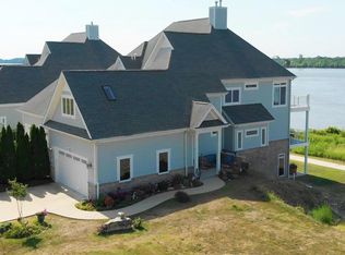 709B Wind Rivers Dr #B, Grafton, IL 62037