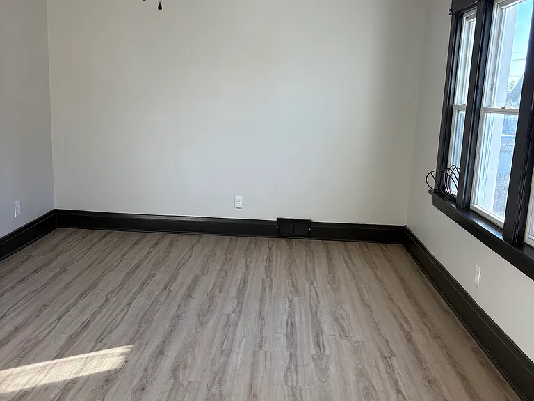 4260 S Park Ave #3 — Photo 3