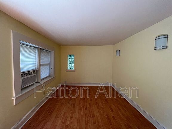 5th image of 10 Miller Rd E #B