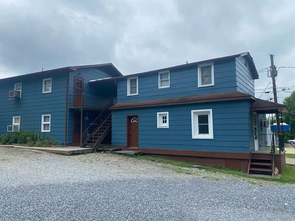 1st image of 1105 Bloomingdale Pike #8