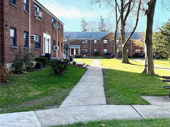 3rd image of 19942 21st Ave