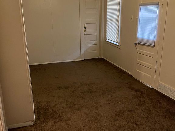 3rd image of 15784 Mandalay Ave