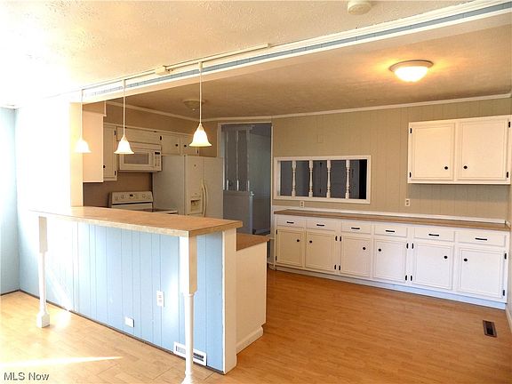 3rd image of 3685 Northport Dr