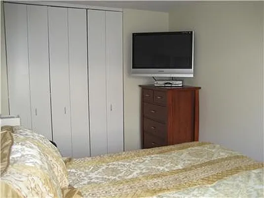 Sold by R New York | media 15