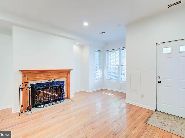 75 P St NW — Photo 3