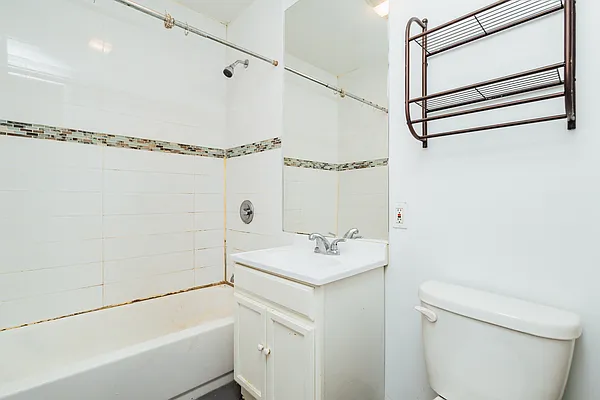 Rented by Nooklyn NYC LLC | media 25