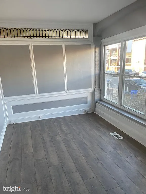6 bed, 2.0 bath, 2240 sqft, $2,650 — Photo 2