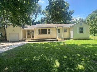 1161 S Kings Ave, Springfield, MO 65807
