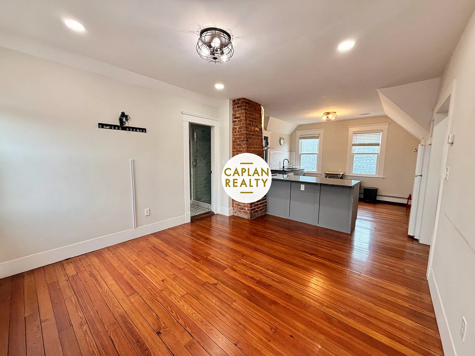 2 bed, $1,900 — Photo 4