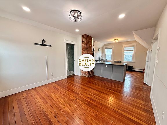 4th image of 53 E Pearl St #3