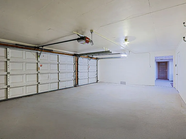 6203 N 12th Pl — Photo 11