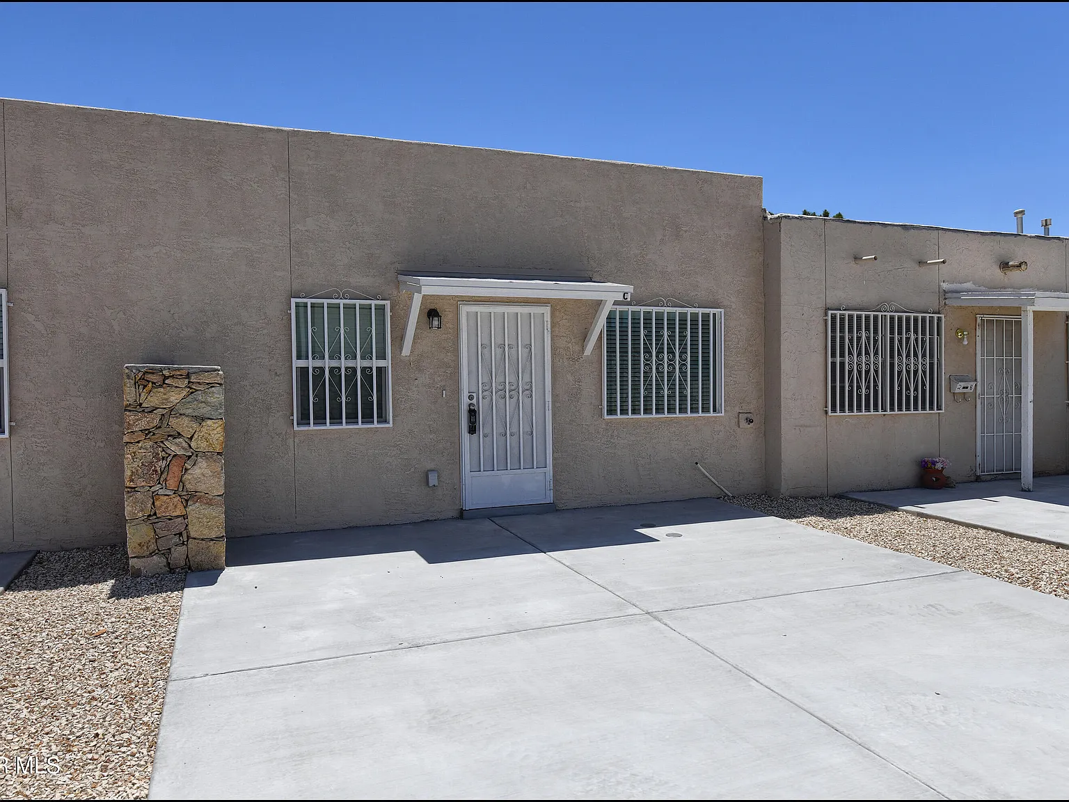 2 bed, 675 sqft, $895 — Photo 1