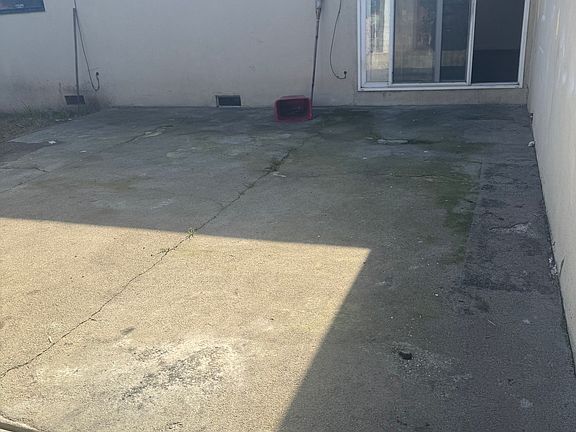 4th image of 2985 Portsmouth Dr