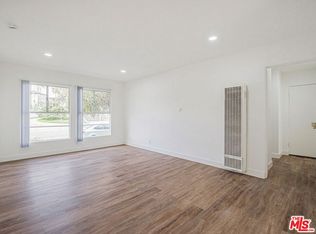 3370 W 83rd St, Inglewood, CA 90305