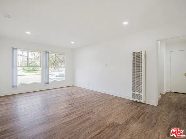 3370 W 83rd St, Inglewood, CA 90305