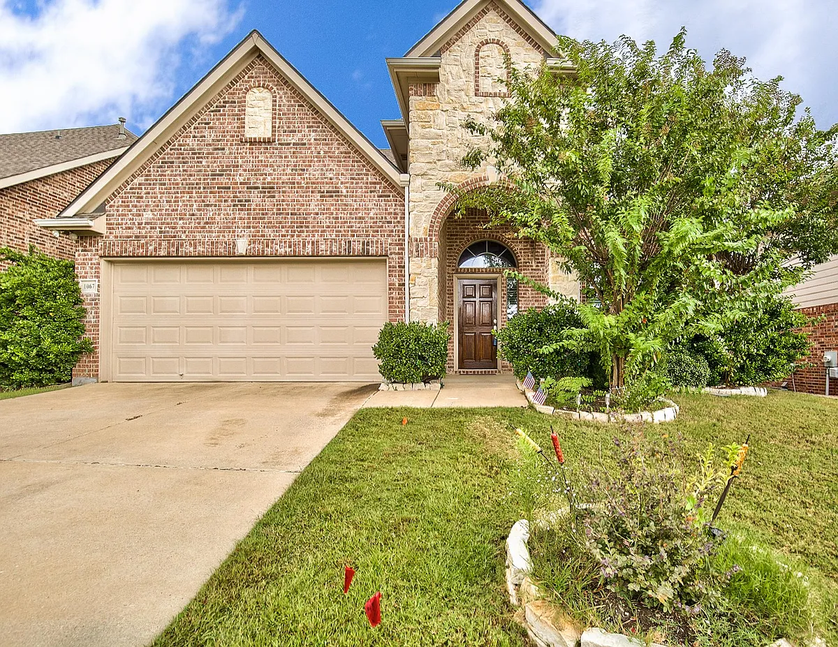 Building Photo - 1067 Valley Vista Dr