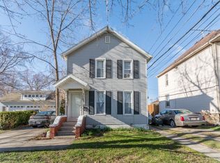 116 W Summit St, Chelsea, MI 48118