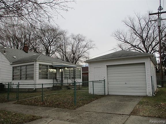 4th image of 24451 Pennie St