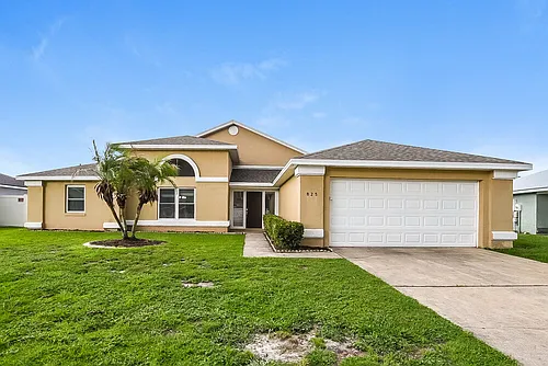 825 Virginia Woods Ln Photo 1