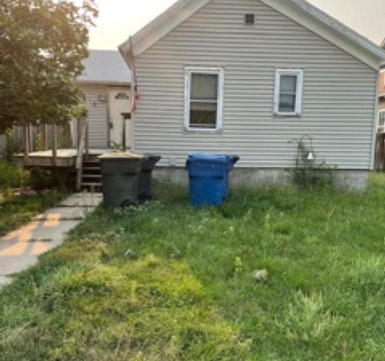 1st image of 1018 E Ave