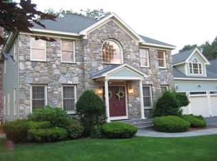 7 Buehler Rd, Bedford, MA 01730