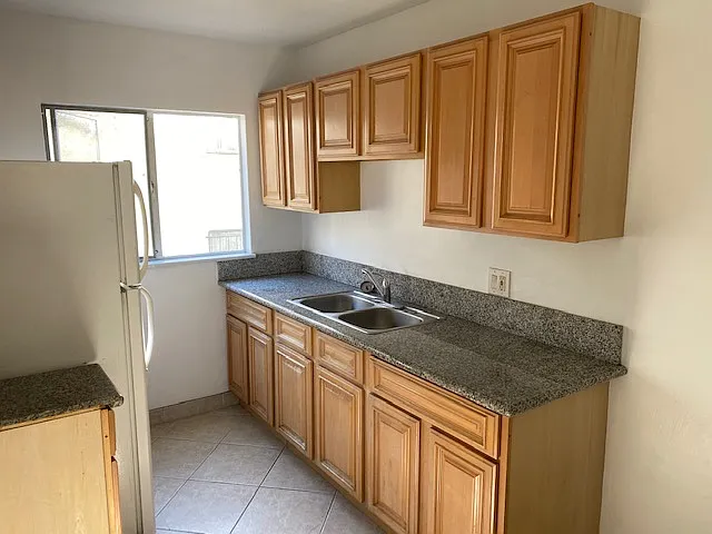 1610 N Martel Ave #2 — Photo 3