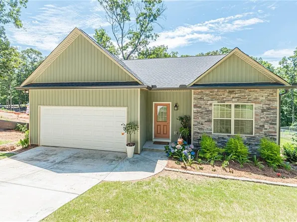 3905 Sea Ct, Gainesville, GA 30501