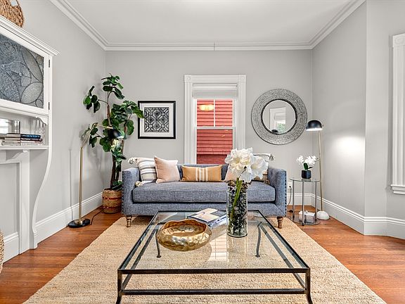 4th image of 229 Summer St #1