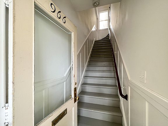 5th image of 966 Broadway St