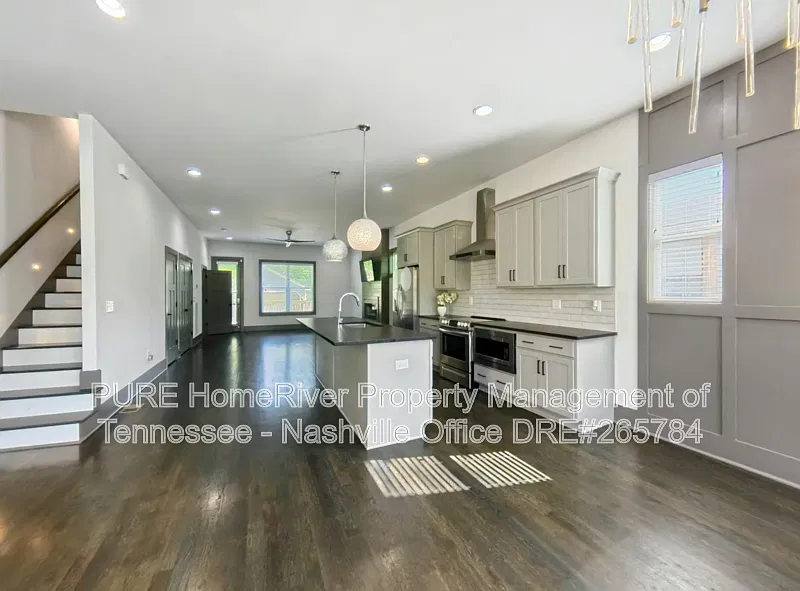3 bed, 3.0 bath, 1800 sqft, $2,795 — Photo 2