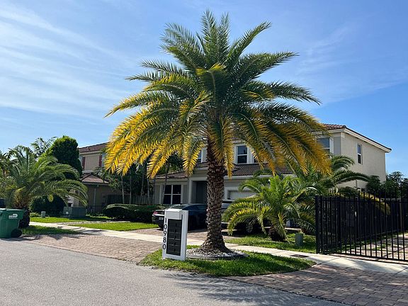 3rd image of 10980 SW 225th Ter