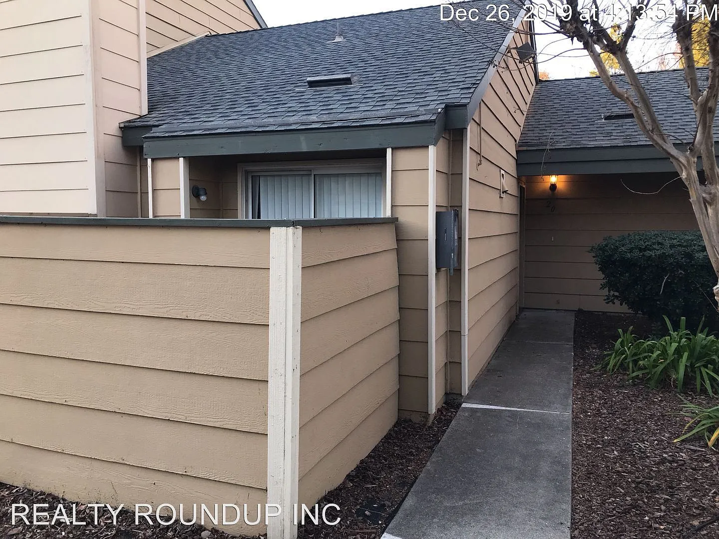 8212 Center Pkwy APT 20 photo 1