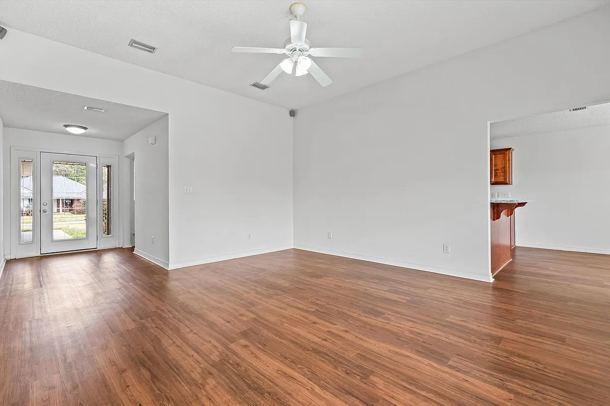Building Photo - 9704 Chariot Ave