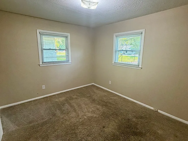 814 Crestwood Ter — Photo 25