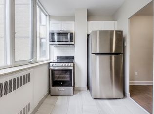 130 Rosedale Valley Rd #924964, Toronto, ON M4W1P9