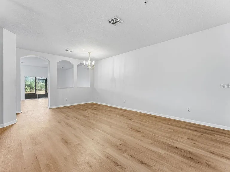 2795 Oakwater Dr — Photo 4