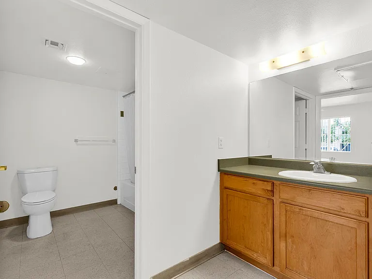 2302 W Colter St — Photo 19