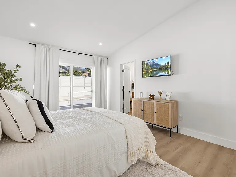 9355 Ruffner Ave — Photo 34