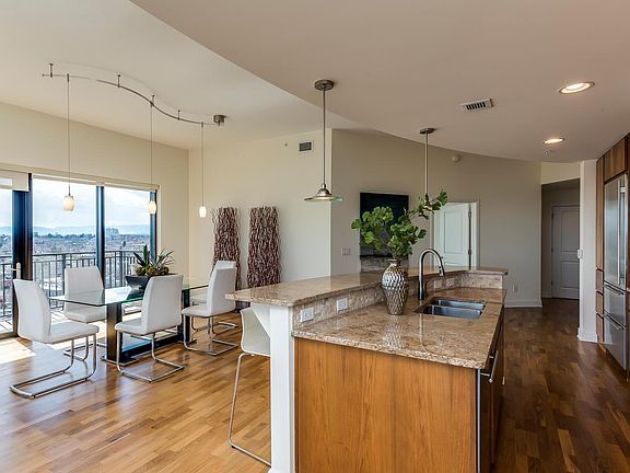 4th image of 1650 N Fillmore St APT 1704