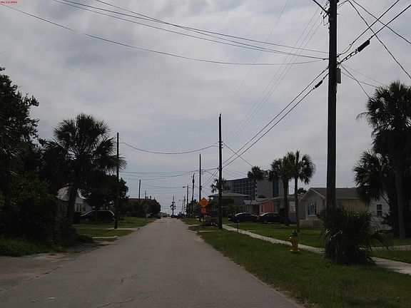4th image of 442 Golf Blvd