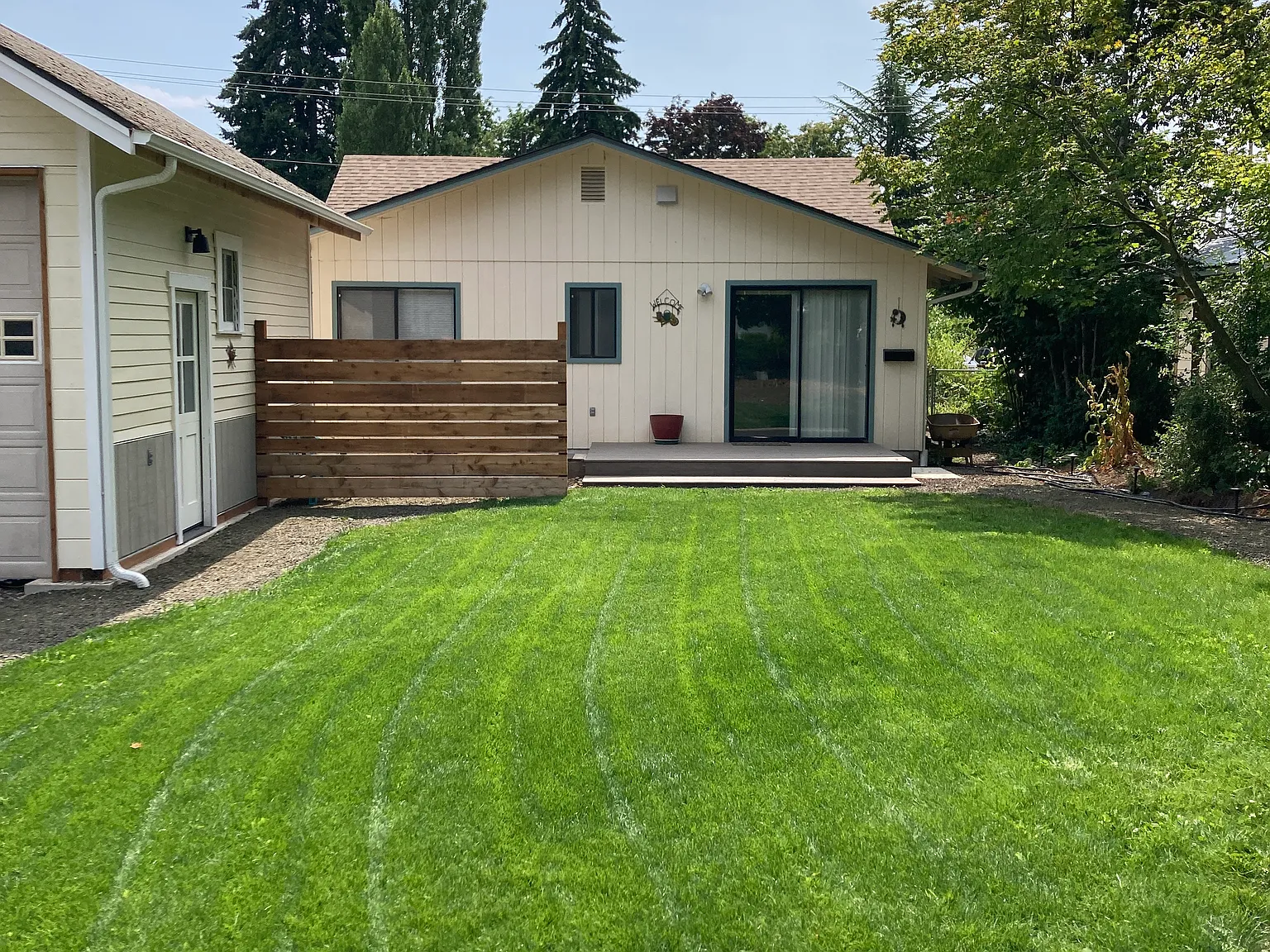 1 bed, 350 sqft, $1,250 — Photo 1
