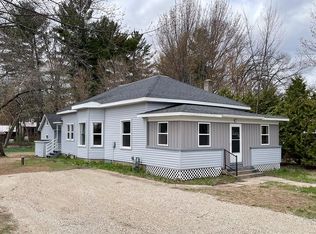 830 High School St, Almond, WI 54909