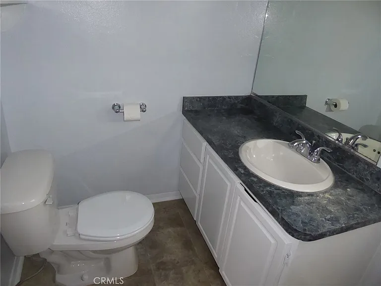 862 E H St — Photo 6