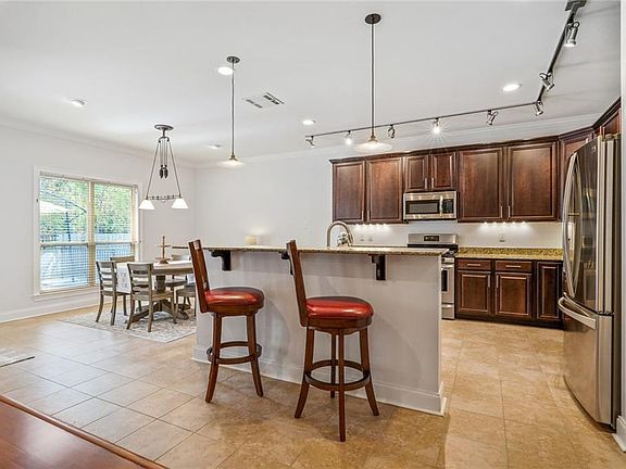 5th image of 891 Woodsprings Ct