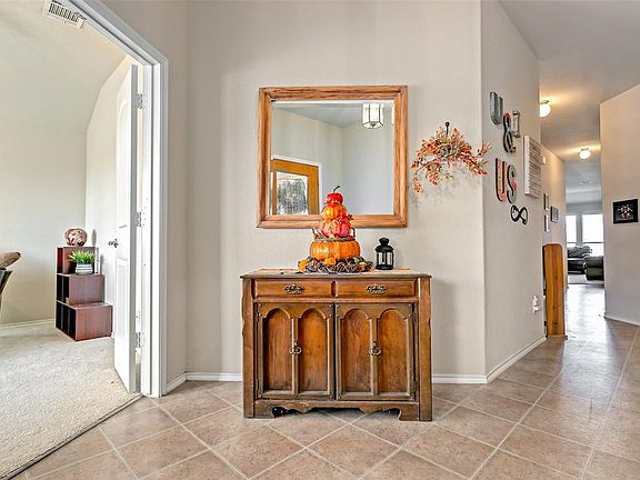 5th image of 609 Savanna Dr
