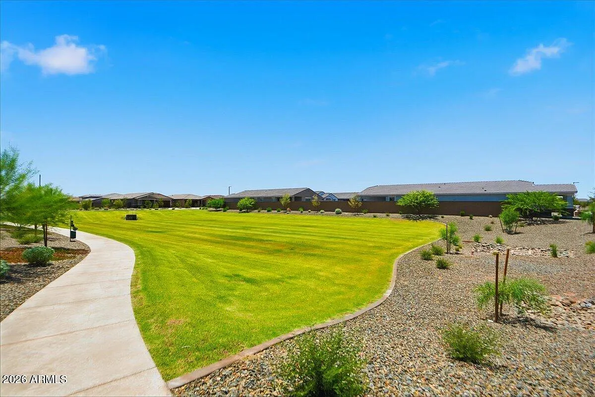 4 bed, 3.0 bath, 2049 sqft, $2,295 — Photo 2