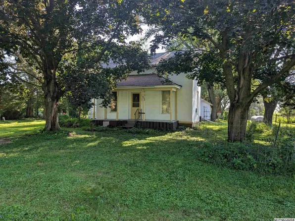 18911 Yucca Ave, Nora Springs, IA 50458