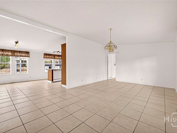 3rd image of 1323 Starling Road