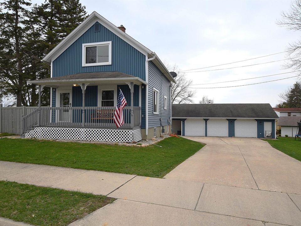 Great curb appeal!