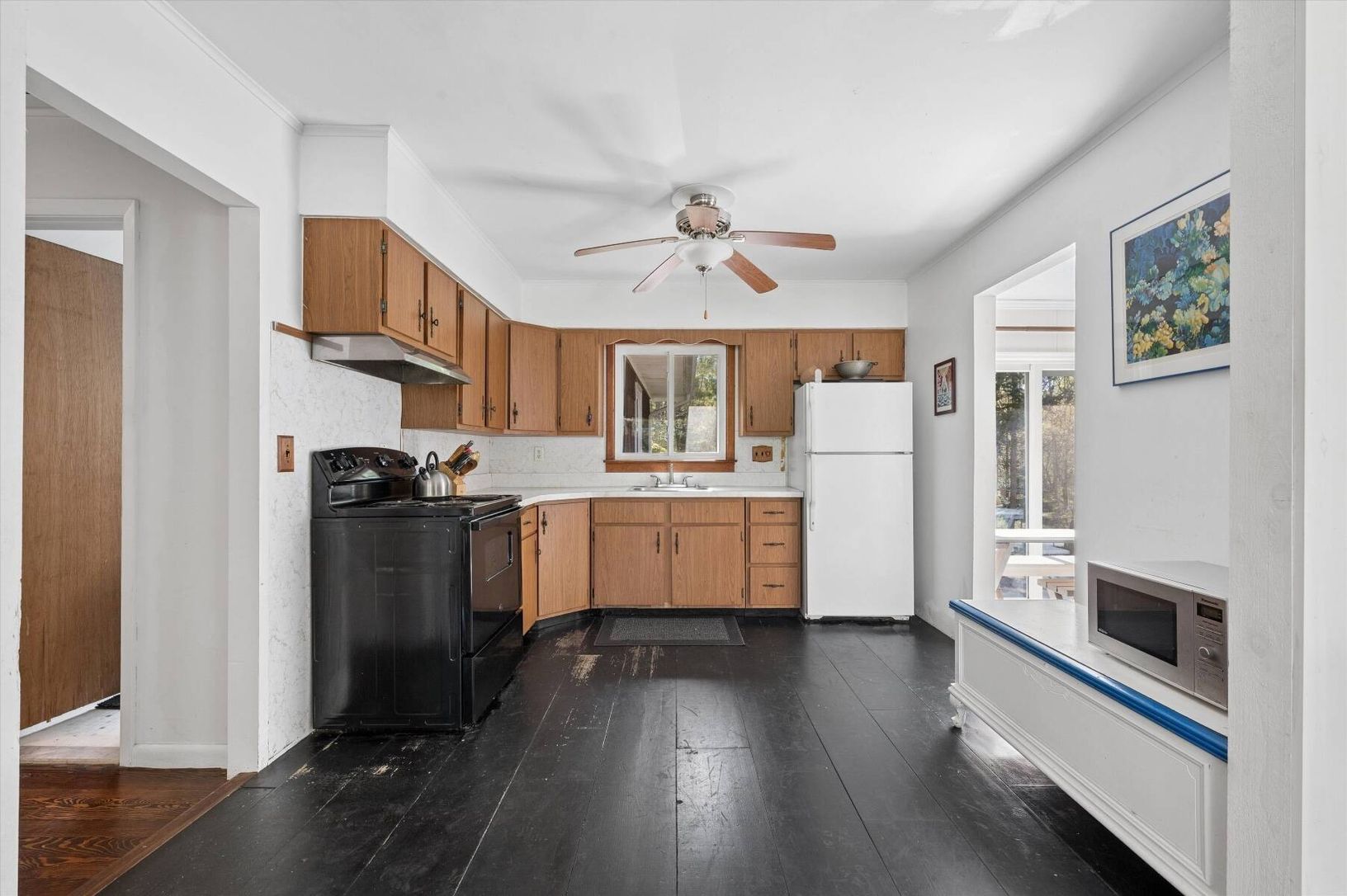  Well Appointed Kitchen